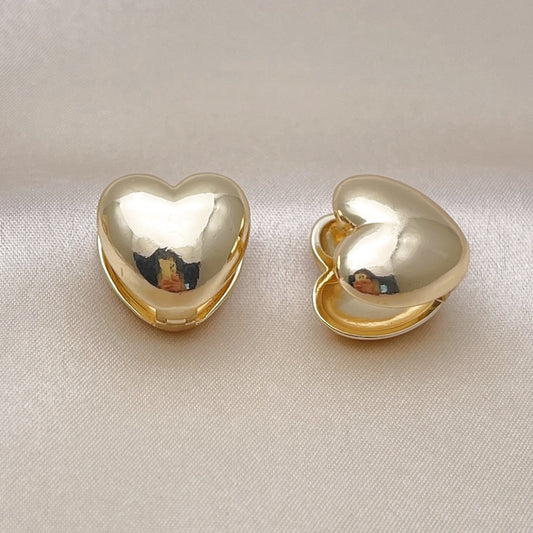 Oro Laminado Huggie Hoop, Gold Filled Style Heart Design, Polished, Golden Finish