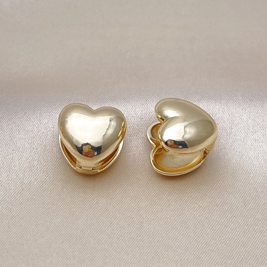 Oro Laminado Huggie Hoop, Gold Filled Style Heart Design, Polished, Golden Finish