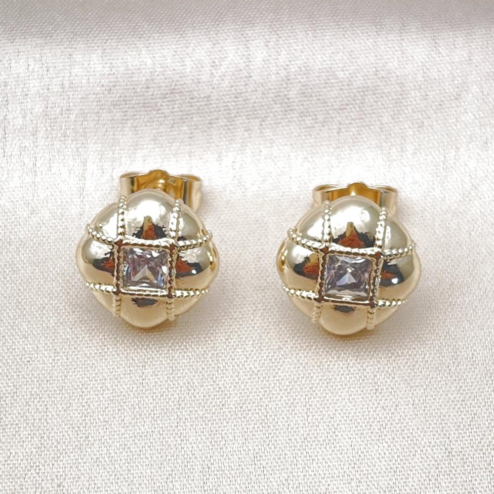 Oro Laminado Stud Earring, Gold Filled Style with White Cubic Zirconia, Polished, Golden Finish