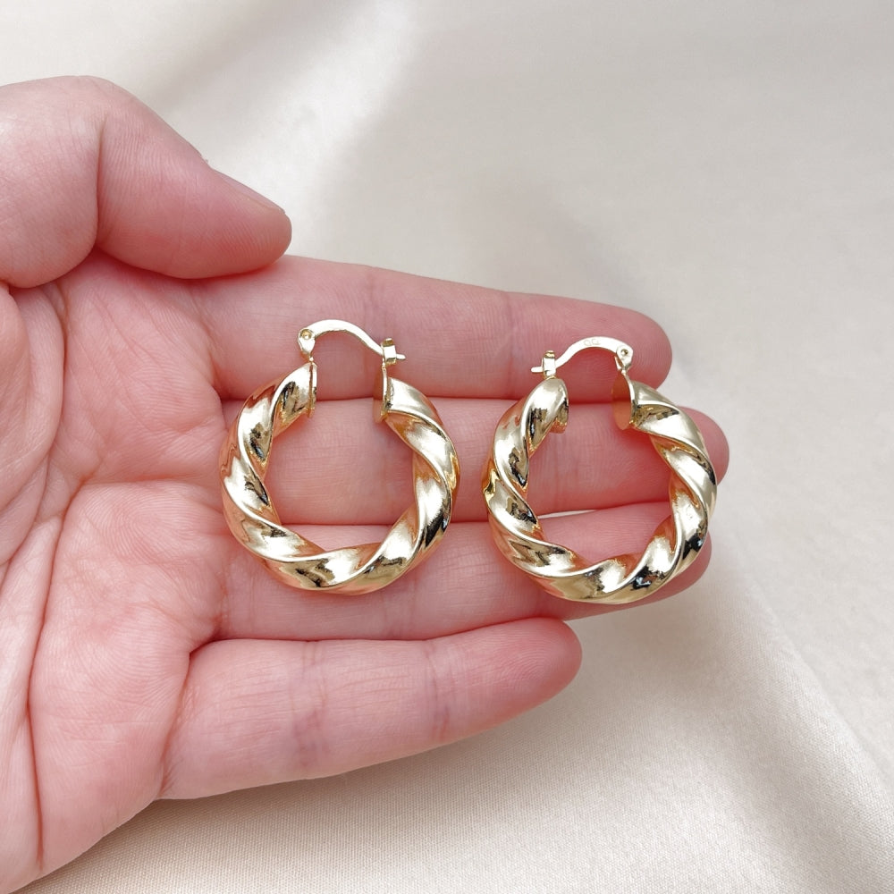 Oro Laminado Medium Hoop, Gold Filled Style Hollow and Twist Design, Polished, Golden Finish