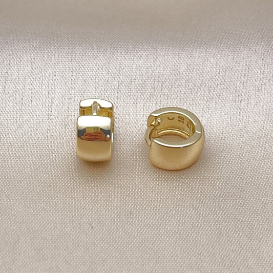 Oro Laminado Huggie Hoop, Gold Filled Style Polished, Golden Finish