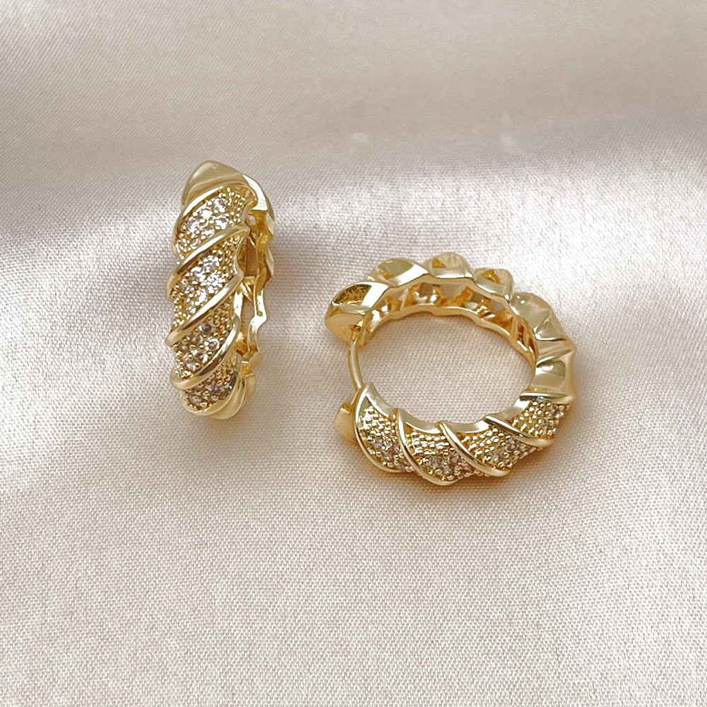 Oro Laminado Huggie Hoop, Gold Filled Style Twist Design, with White Cubic Zirconia, Polished, Golden Finish