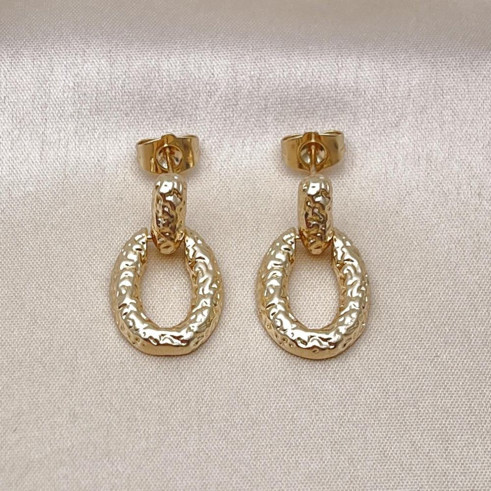 Oro Laminado Stud Earring, Gold Filled Style Diamond Cutting Finish, Golden Finish