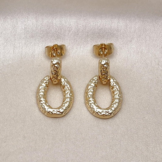 Oro Laminado Stud Earring, Gold Filled Style Diamond Cutting Finish, Golden Finish