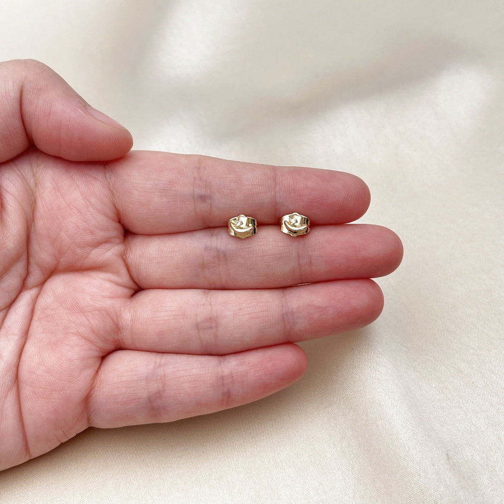 Oro Laminado Stud Earring, Gold Filled Style Hat Design, with White Cubic Zirconia, Polished, Golden Finish