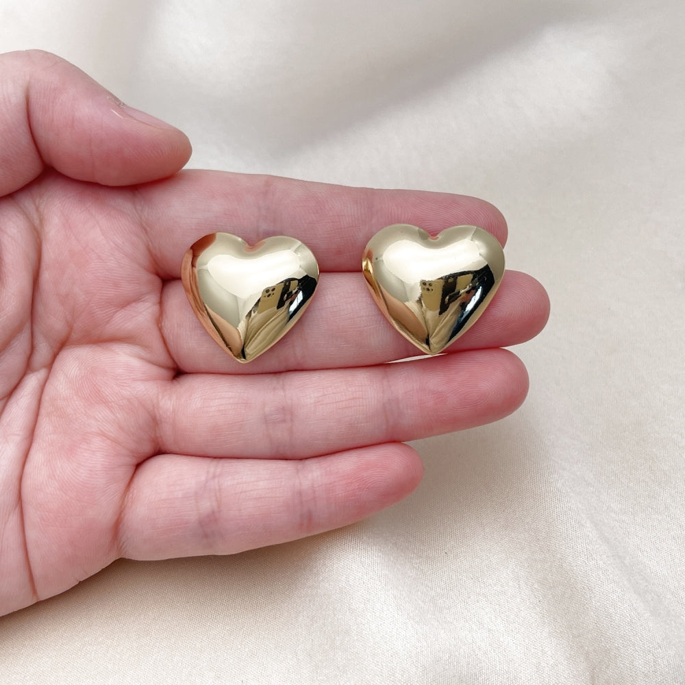 Oro Laminado Stud Earring, Gold Filled Style Heart and Hollow Design, Polished, Golden Finish