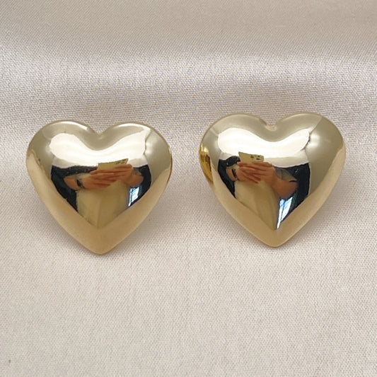 Oro Laminado Stud Earring, Gold Filled Style Heart and Hollow Design, Polished, Golden Finish