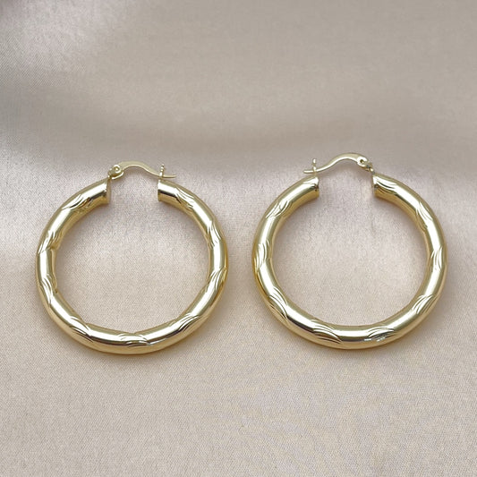 Oro Laminado Medium Hoop, Gold Filled Style Hollow Design, Diamond Cutting Finish, Golden Finish