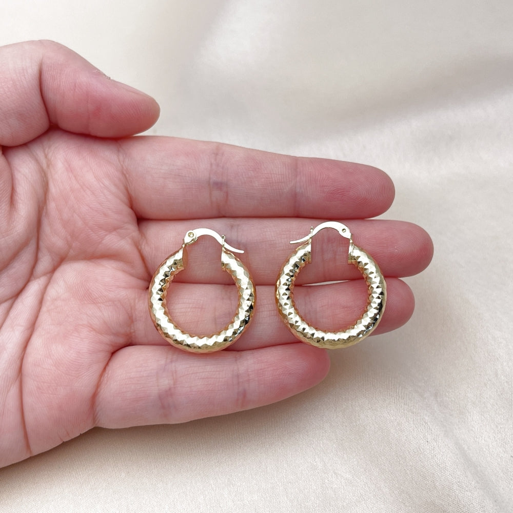 Oro Laminado Medium Hoop, Gold Filled Style Hollow Design, Diamond Cutting Finish, Golden Finish