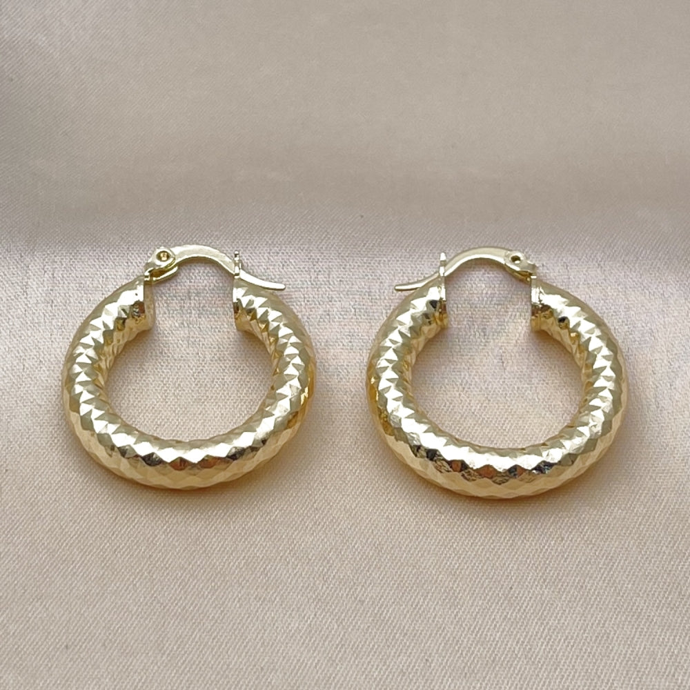 Oro Laminado Medium Hoop, Gold Filled Style Hollow Design, Diamond Cutting Finish, Golden Finish