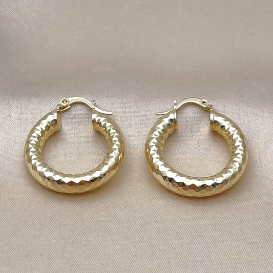 Oro Laminado Medium Hoop, Gold Filled Style Hollow Design, Diamond Cutting Finish, Golden Finish