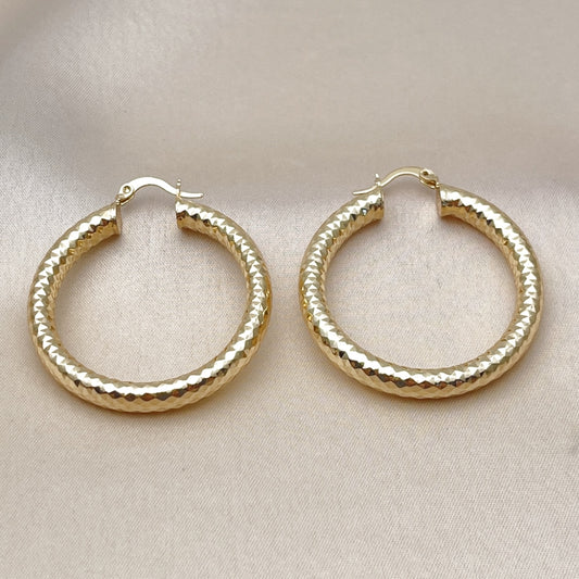 Oro Laminado Medium Hoop, Gold Filled Style Hollow Design, Diamond Cutting Finish, Golden Finish