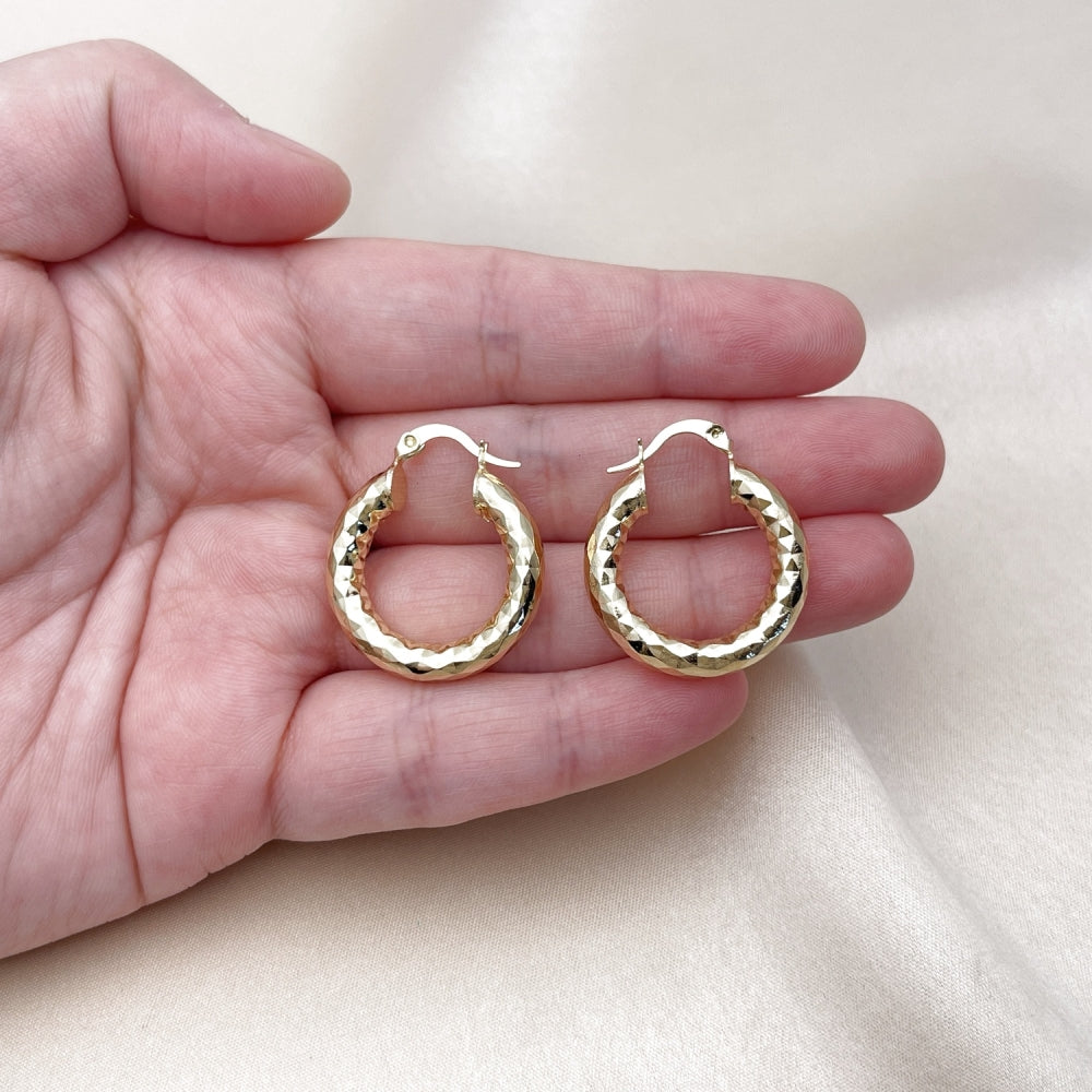 Oro Laminado Medium Hoop, Gold Filled Style Hollow Design, Diamond Cutting Finish, Golden Finish