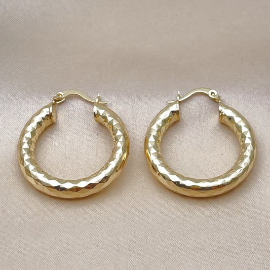 Oro Laminado Medium Hoop, Gold Filled Style Hollow Design, Diamond Cutting Finish, Golden Finish