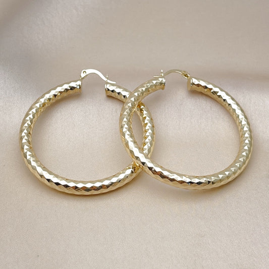 Oro Laminado Large Hoop, Gold Filled Style Hollow Design, Diamond Cutting Finish, Golden Finish