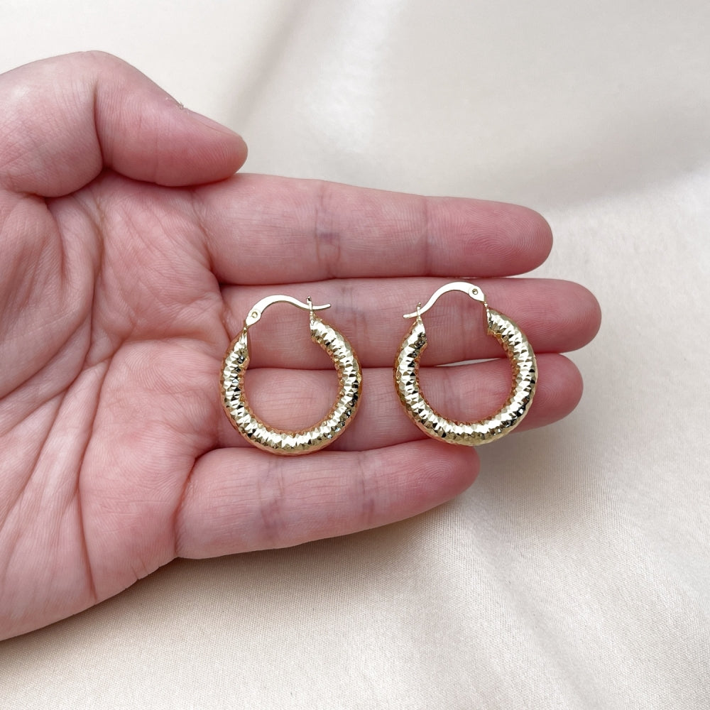 Oro Laminado Medium Hoop, Gold Filled Style Hollow Design, Diamond Cutting Finish, Golden Finish