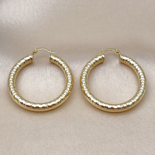 Oro Laminado Medium Hoop, Gold Filled Style Hollow Design, Diamond Cutting Finish, Golden Finish