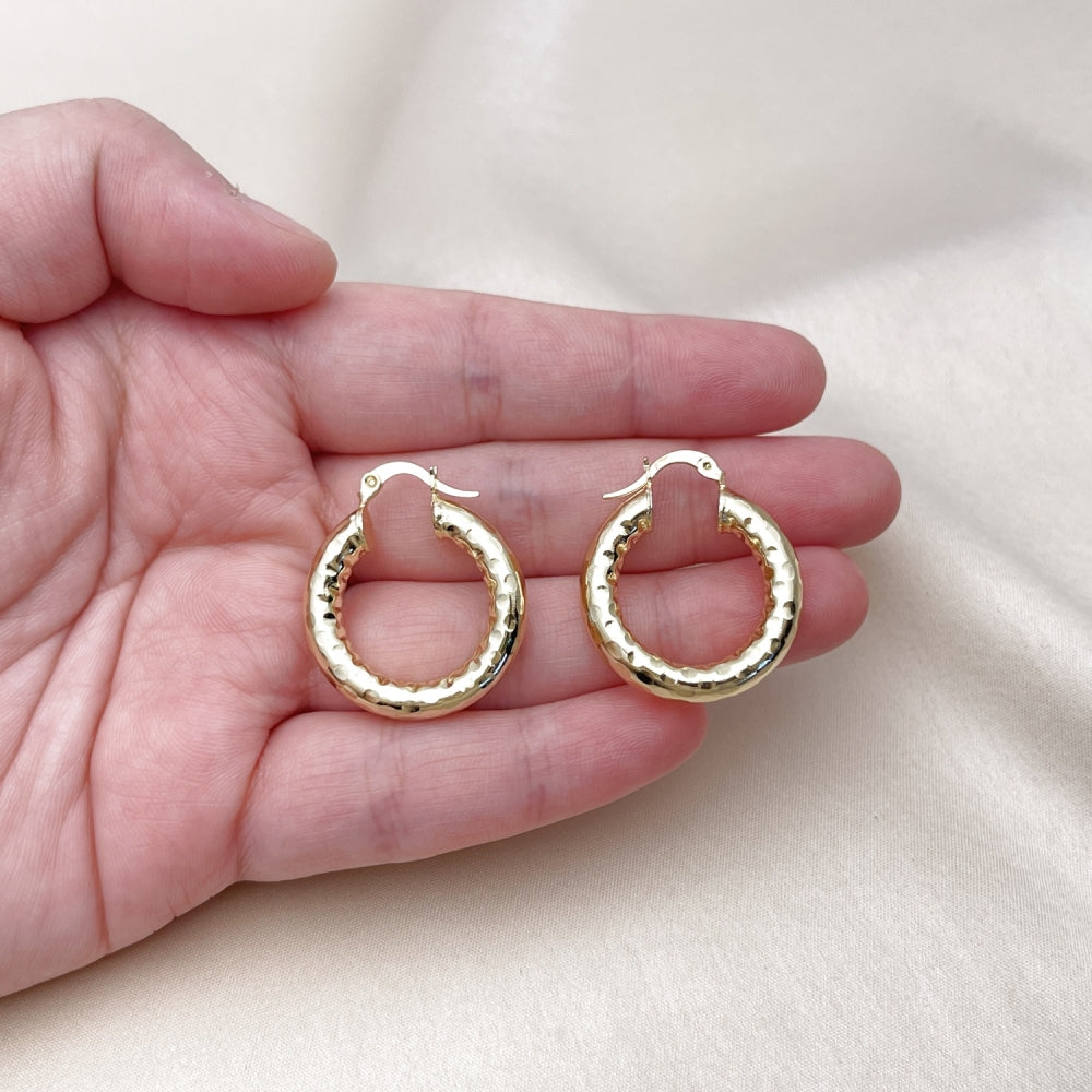 Oro Laminado Medium Hoop, Gold Filled Style Hollow Design, Diamond Cutting Finish, Golden Finish