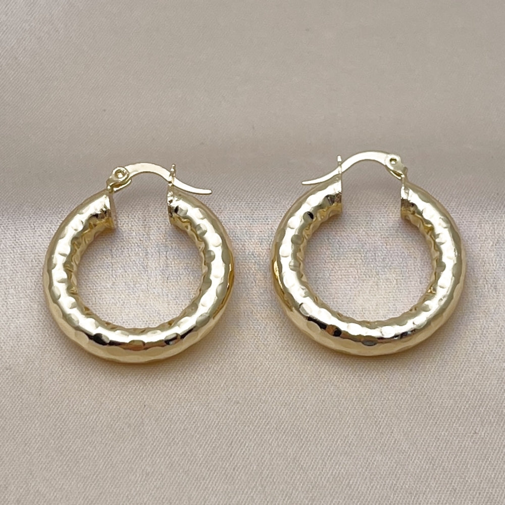 Oro Laminado Medium Hoop, Gold Filled Style Hollow Design, Diamond Cutting Finish, Golden Finish