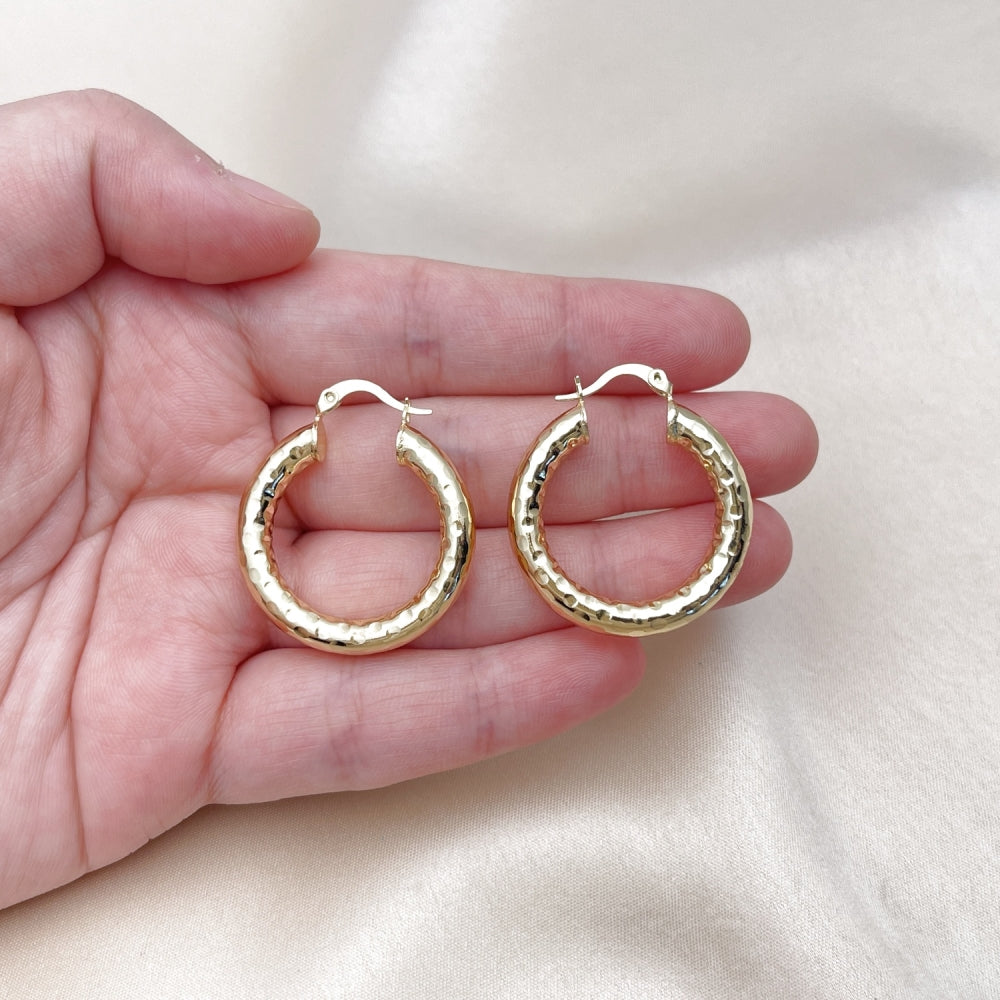 Oro Laminado Medium Hoop, Gold Filled Style Hollow Design, Diamond Cutting Finish, Golden Finish