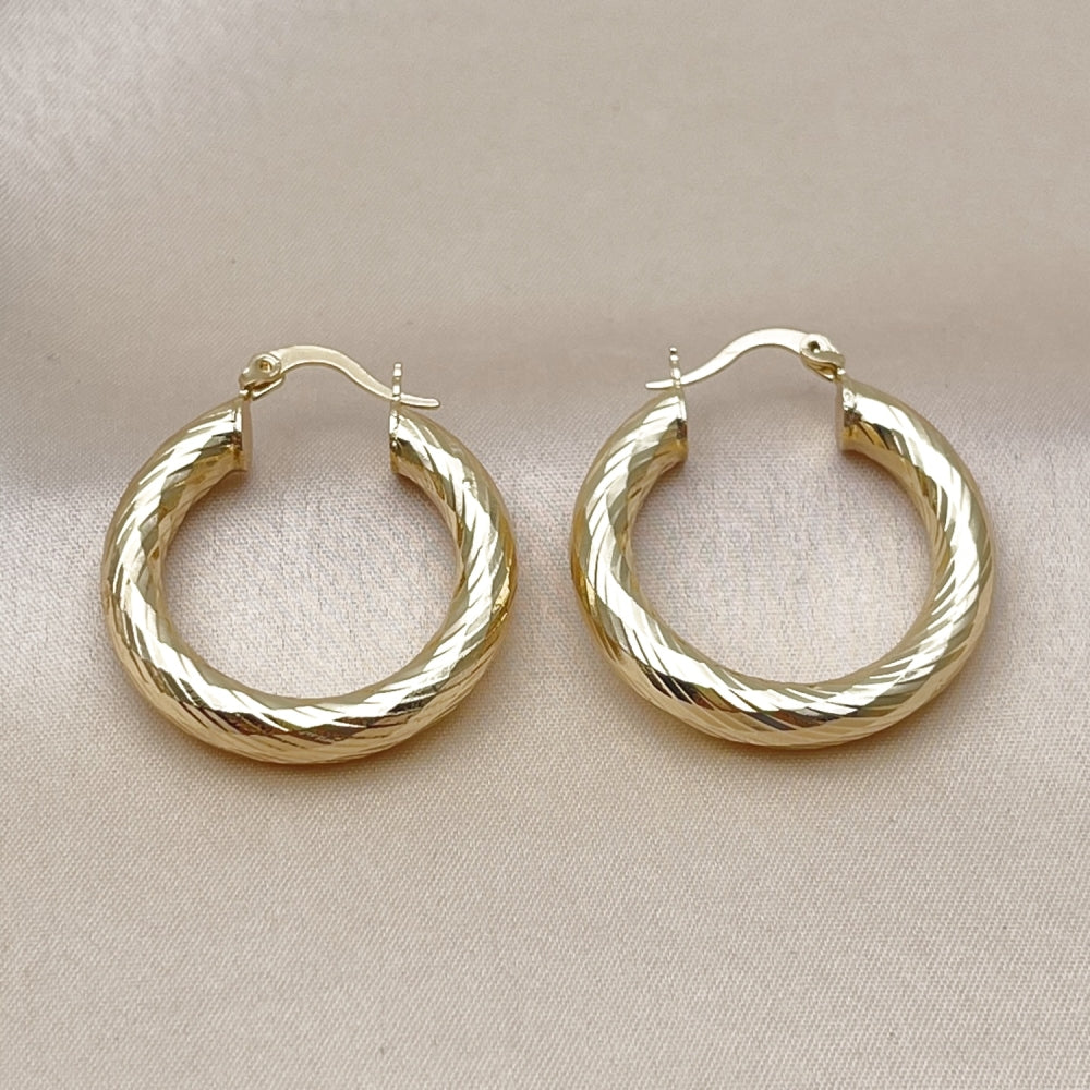 Oro Laminado Medium Hoop, Gold Filled Style Hollow Design, Diamond Cutting Finish, Golden Finish