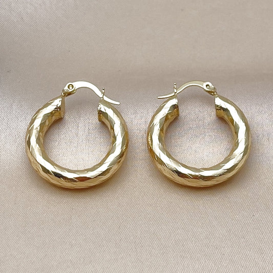 Oro Laminado Medium Hoop, Gold Filled Style Hollow Design, Diamond Cutting Finish, Golden Finish