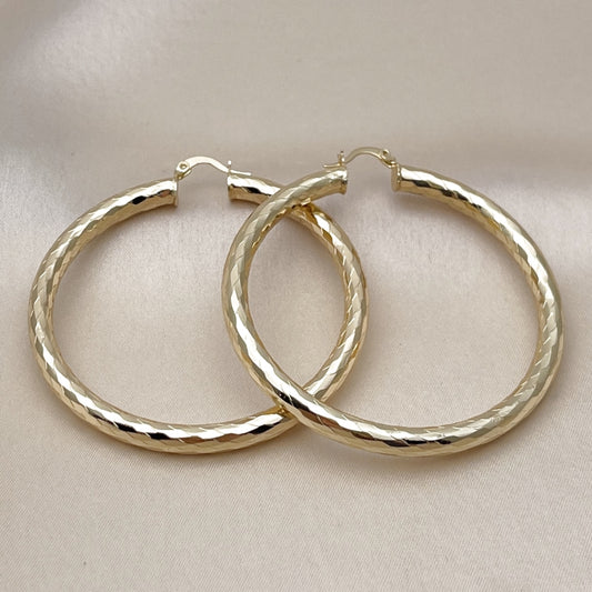 Oro Laminado Large Hoop, Gold Filled Style Hollow Design, Diamond Cutting Finish, Golden Finish