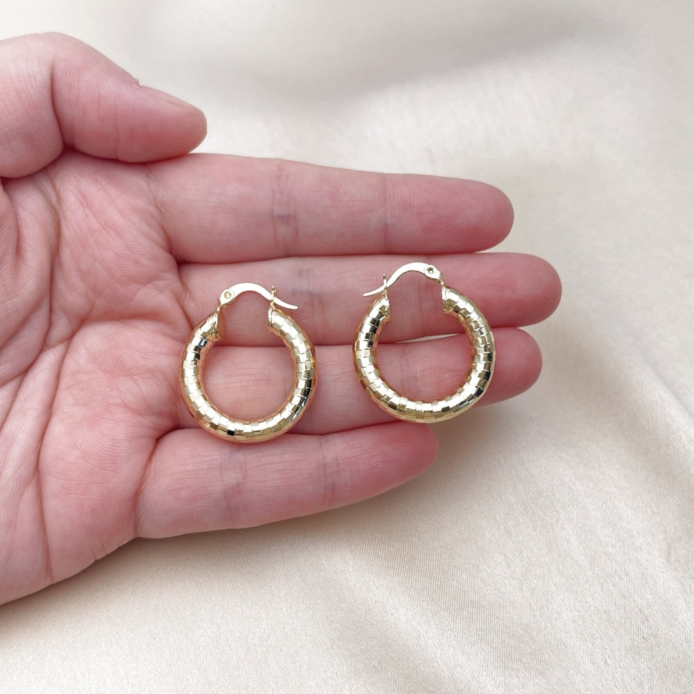 Oro Laminado Medium Hoop, Gold Filled Style Hollow Design, Diamond Cutting Finish, Golden Finish