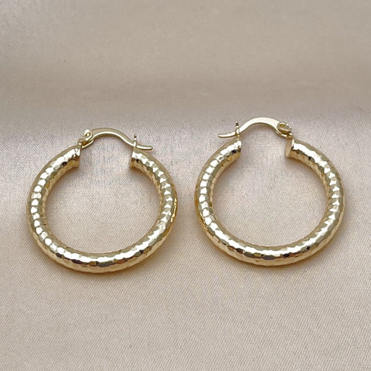 Oro Laminado Medium Hoop, Gold Filled Style Hollow Design, Diamond Cutting Finish, Golden Finish