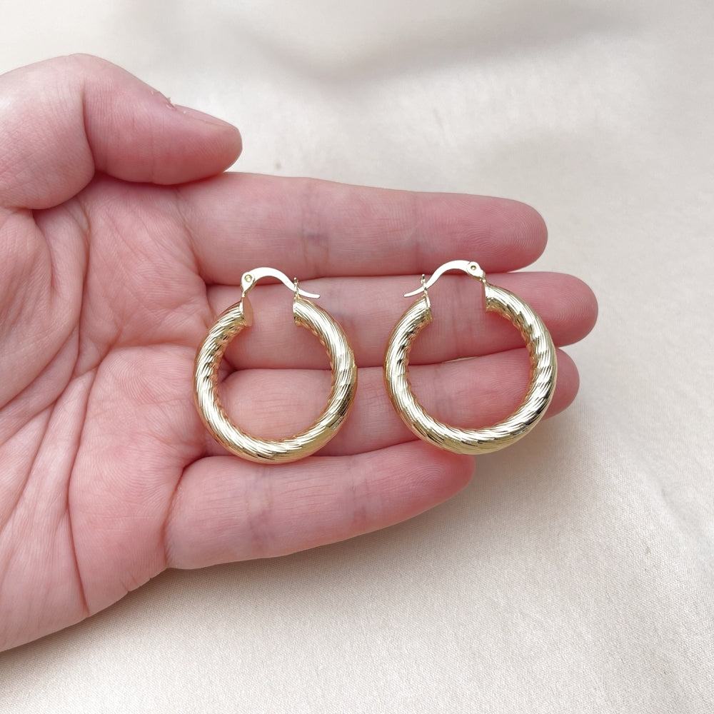 Oro Laminado Medium Hoop, Gold Filled Style Hollow Design, Diamond Cutting Finish, Golden Finish