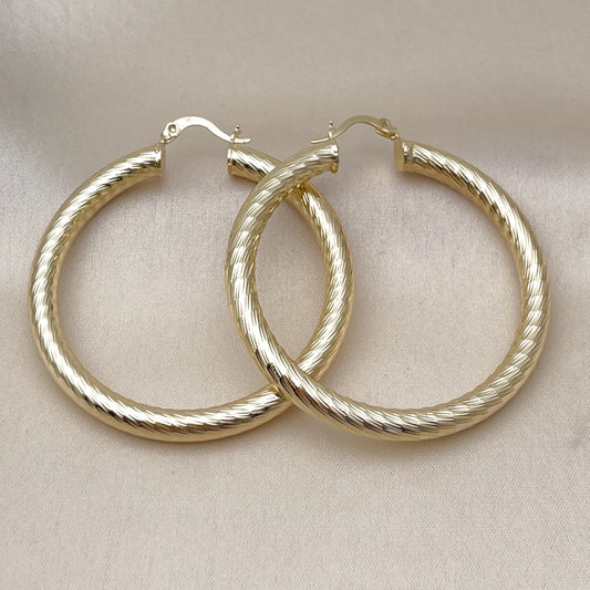 Oro Laminado Large Hoop, Gold Filled Style Hollow Design, Diamond Cutting Finish, Golden Finish