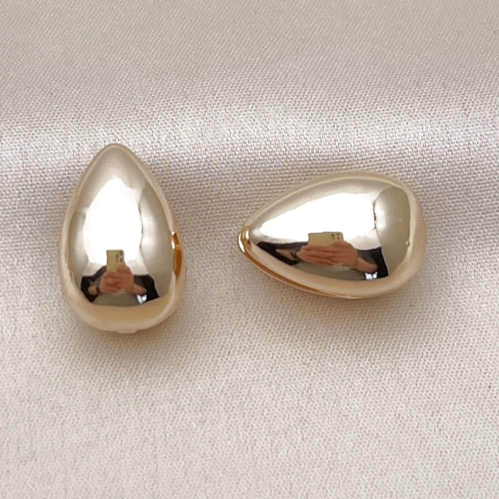 Oro Laminado Huggie Hoop, Gold Filled Style Teardrop Design, Polished, Golden Finish