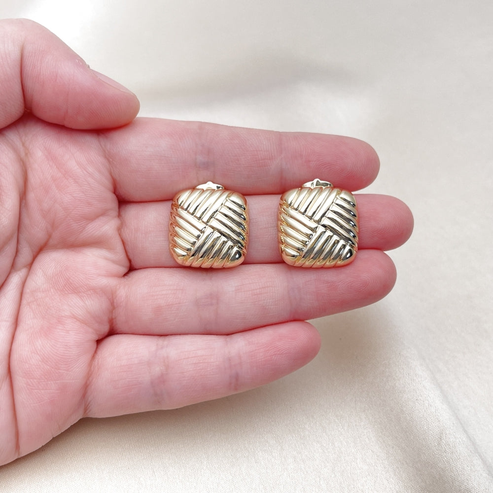 Oro Laminado Stud Earring, Gold Filled Style Polished, Golden Finish