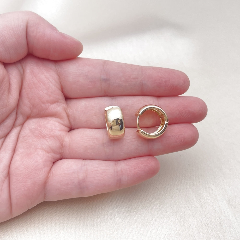 Oro Laminado Huggie Hoop, Gold Filled Style Polished, Golden Finish