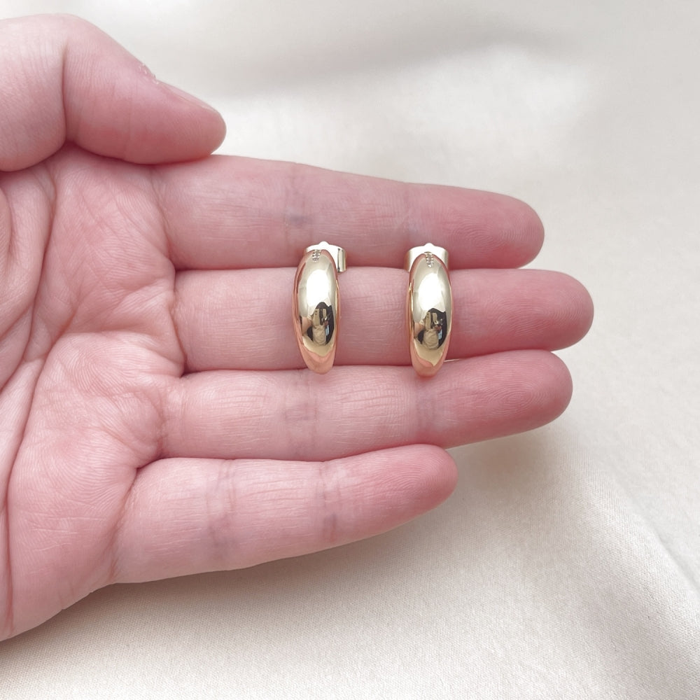 Oro Laminado Stud Earring, Gold Filled Style with White Micro Pave, Polished, Golden Finish
