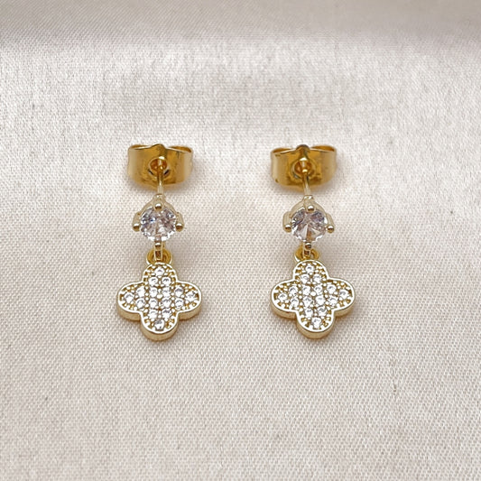 Oro Laminado Stud Earring, Gold Filled Style Four-leaf Clover and Floral Design, with White Cubic Zirconia, Polished, Golden Finish