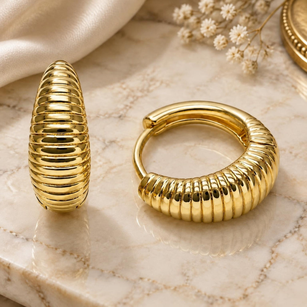 Oro Laminado Huggie Hoop, Gold Filled Style Polished, Golden Finish