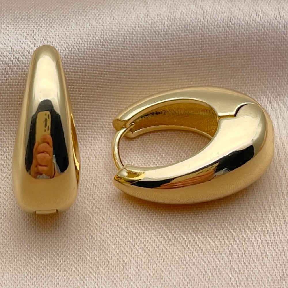 Oro Laminado Huggie Hoop, Gold Filled Style Polished, Golden Finish