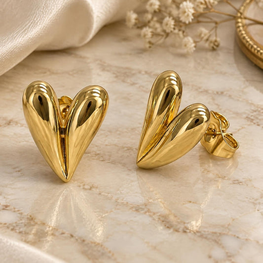 Oro Laminado Stud Earring, Gold Filled Style Heart Design, Polished, Golden Finish