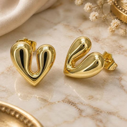 Oro Laminado Stud Earring, Gold Filled Style Heart Design, Polished, Golden Finish