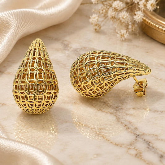 Oro Laminado Stud Earring, Gold Filled Style Teardrop and Hollow Design, Polished, Golden Finish