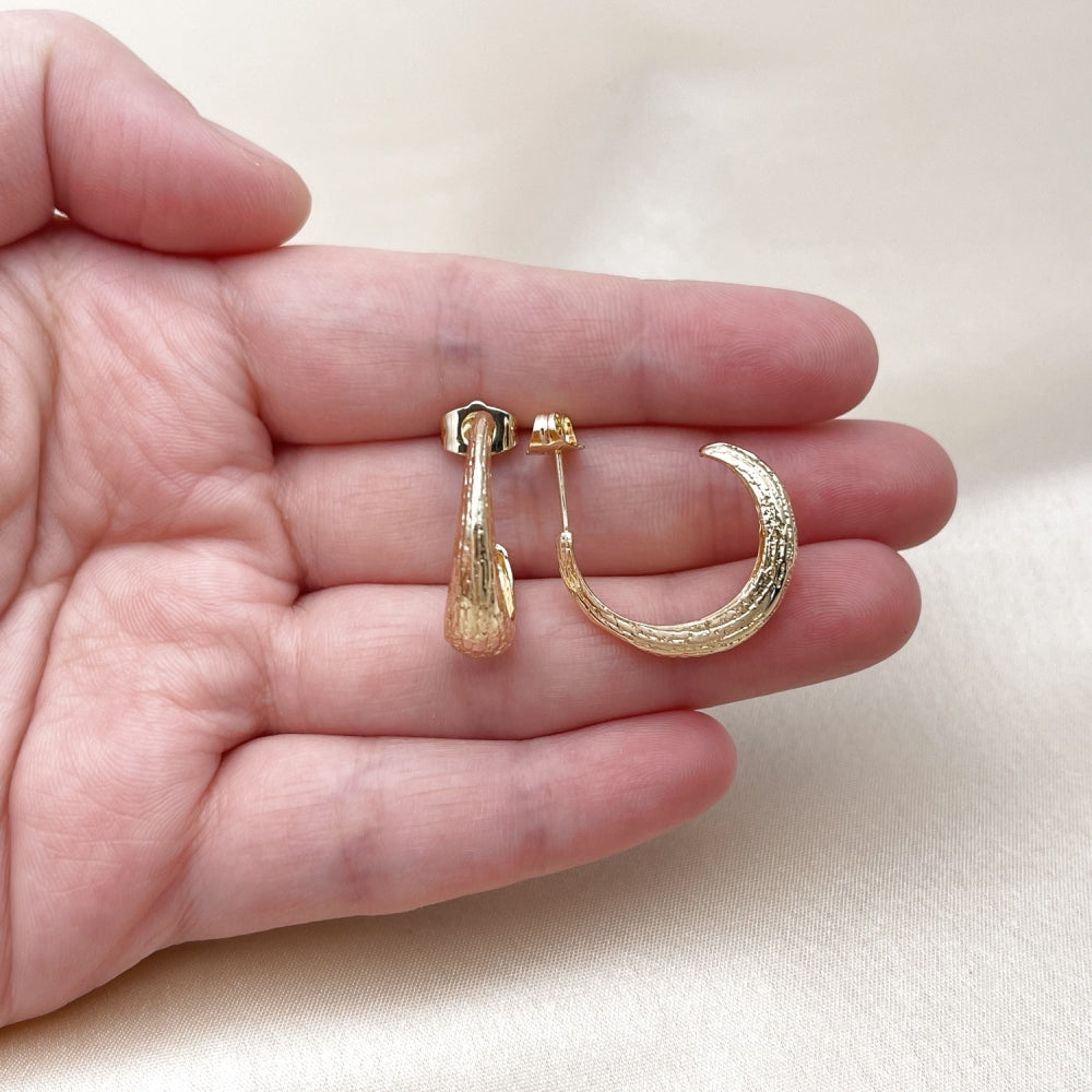 Oro Laminado Small Hoop, Gold Filled Style Matte Finish, Golden Finish