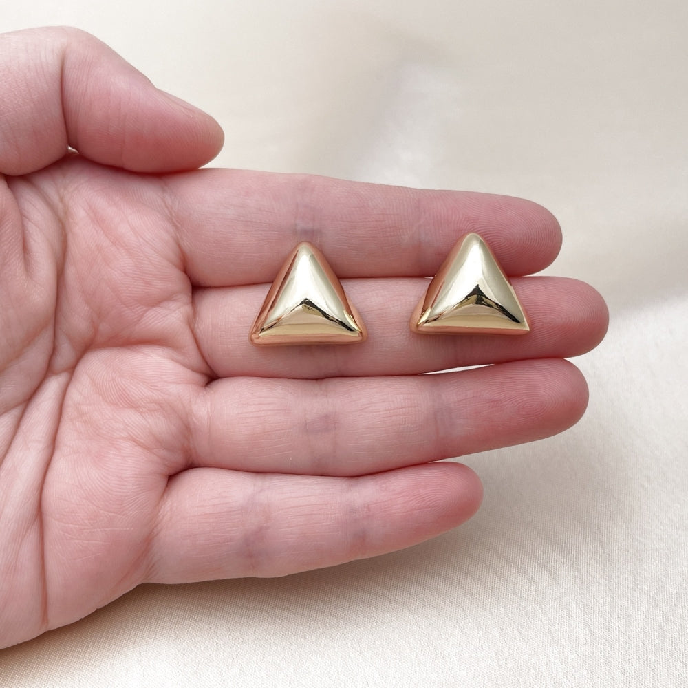 Oro Laminado Stud Earring, Gold Filled Style Polished, Golden Finish