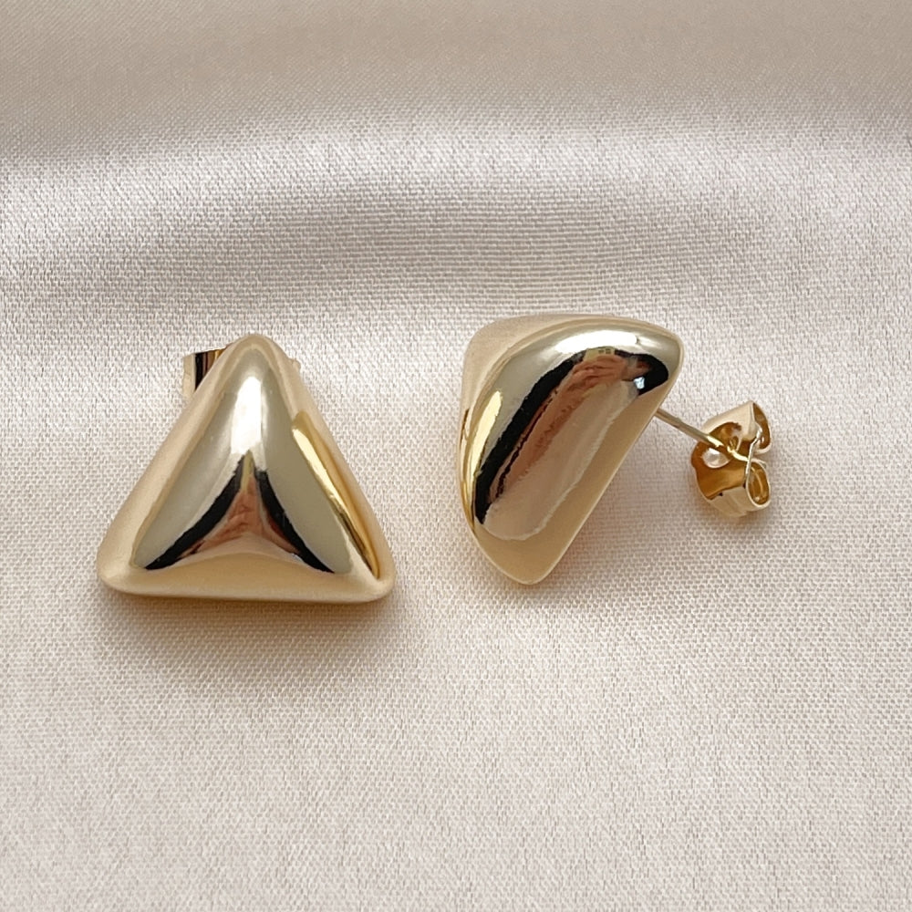 Oro Laminado Stud Earring, Gold Filled Style Polished, Golden Finish