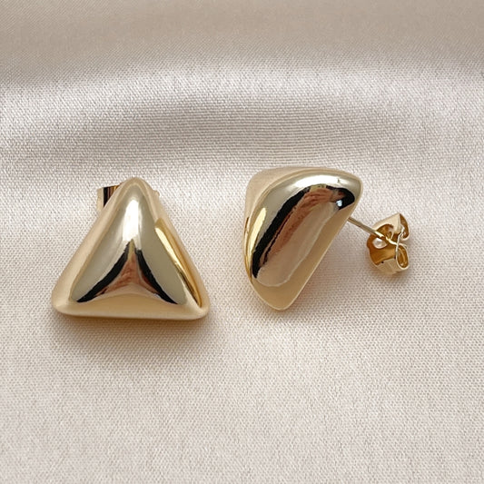 Oro Laminado Stud Earring, Gold Filled Style Polished, Golden Finish