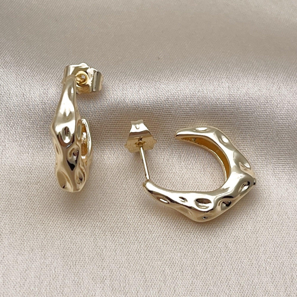 Oro Laminado Small Hoop, Gold Filled Style Polished, Golden Finish