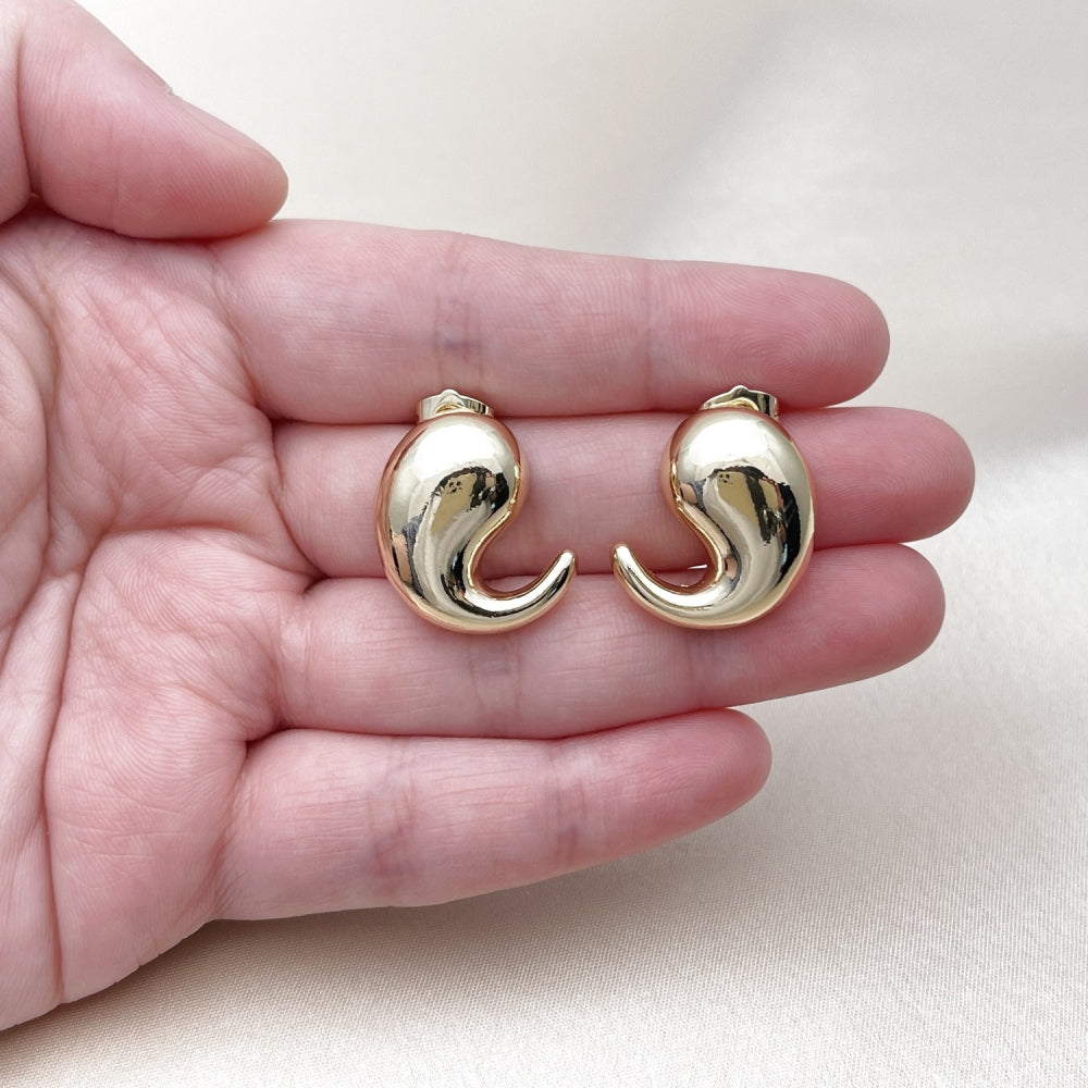 Oro Laminado Stud Earring, Gold Filled Style Teardrop Design, Polished, Golden Finish