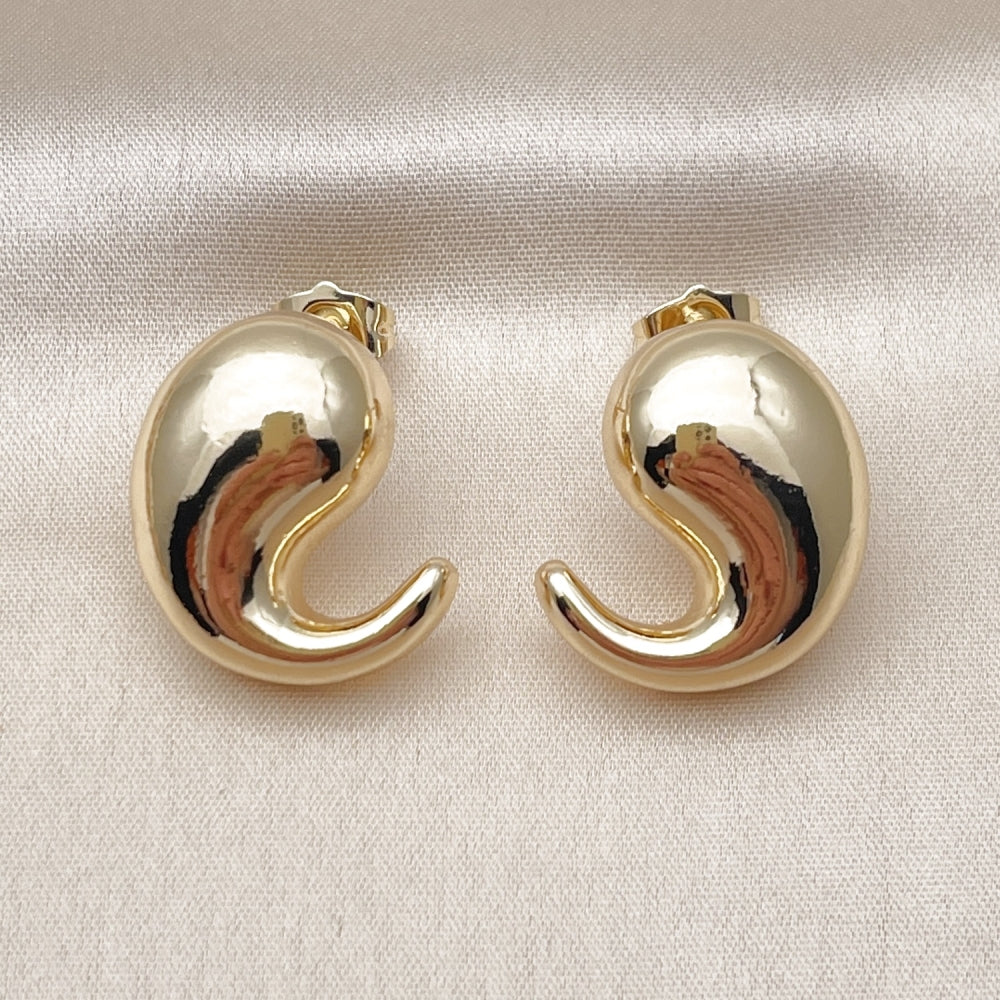 Oro Laminado Stud Earring, Gold Filled Style Teardrop Design, Polished, Golden Finish