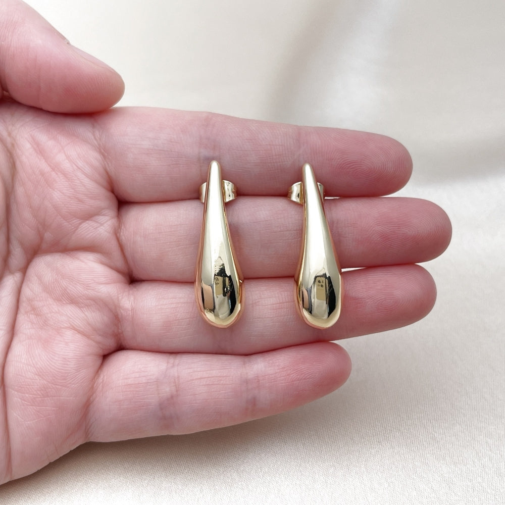 Oro Laminado Stud Earring, Gold Filled Style Teardrop and Hollow Design, Polished, Golden Finish