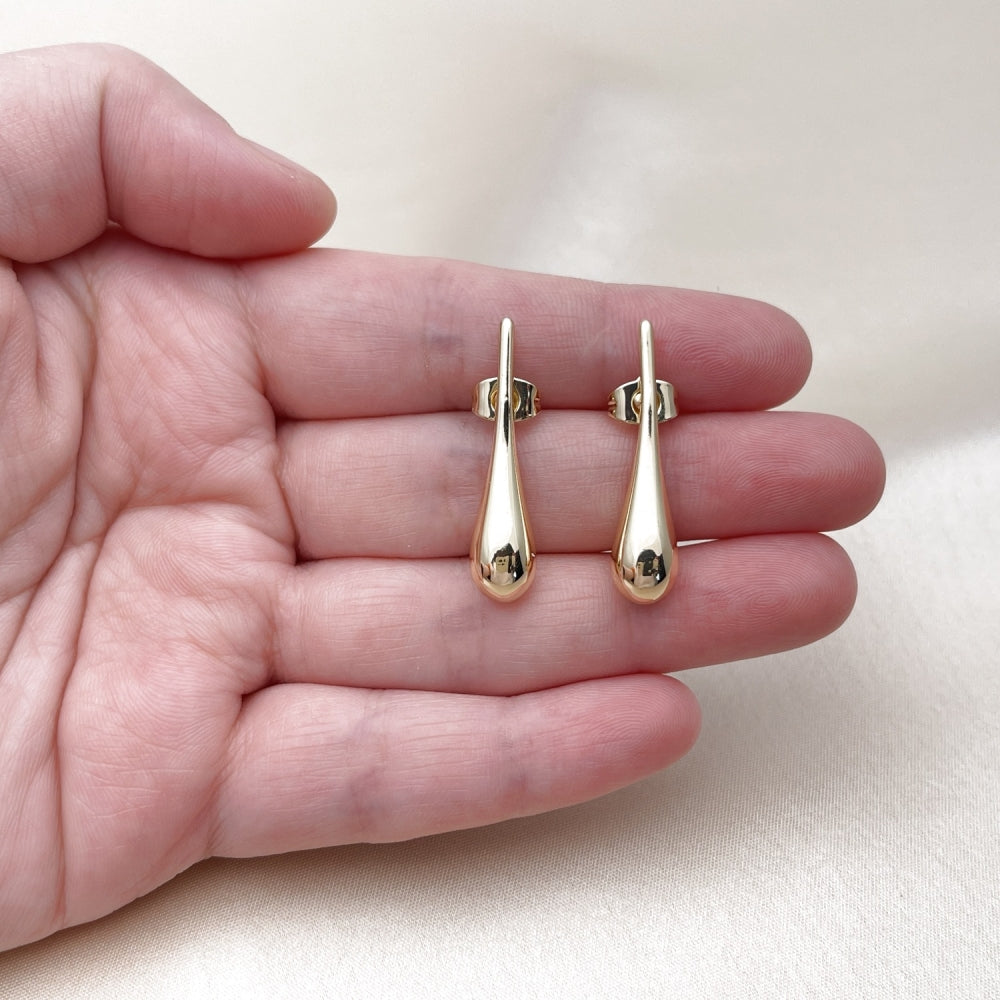 Oro Laminado Stud Earring, Gold Filled Style Teardrop and Hollow Design, Polished, Golden Finish